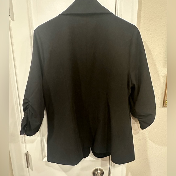 Torrid Women’s Black Blazer w/Cinched Sleeves - Picture 2 of 3
